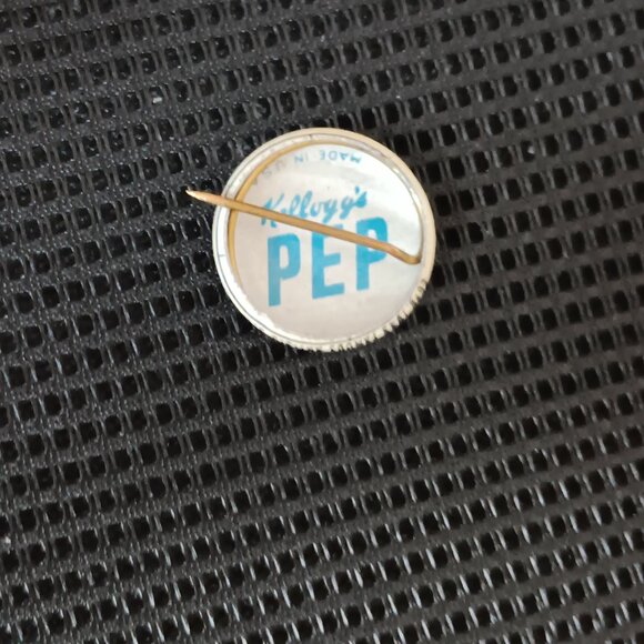 Rare Vintage Smilin' Jack Pep Pinback Button Pin Kellogg's Cereal Tin Lithograph - Picture 4 of 4
